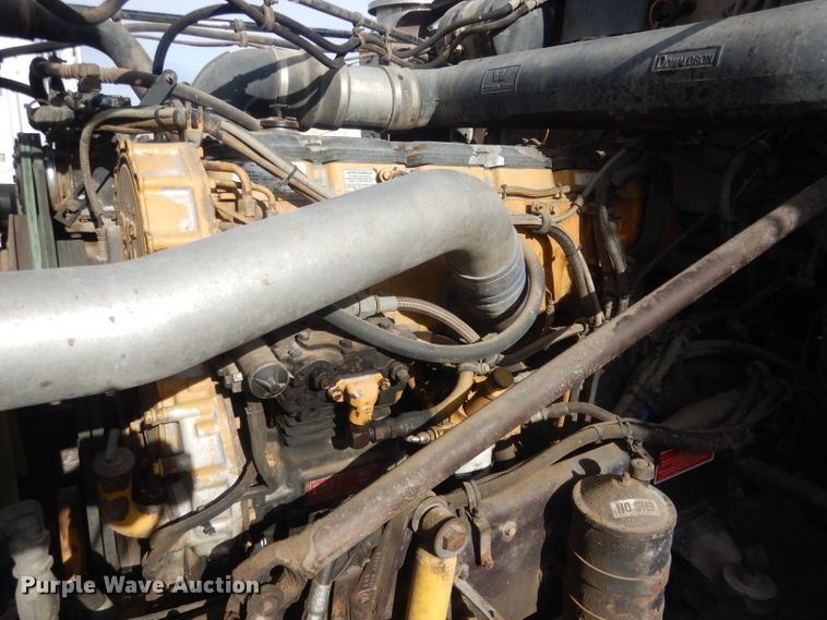 image for item HU9363 2001 Western Star 4900E  semi truck