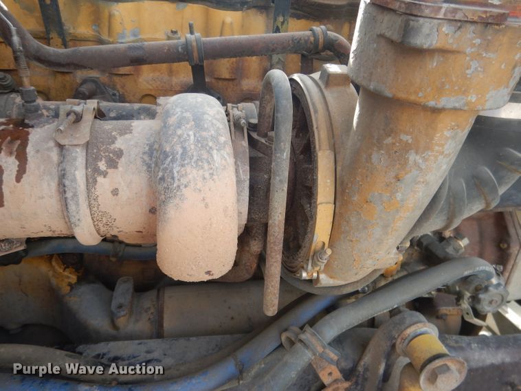 image for item HU9363 2001 Western Star 4900E  semi truck