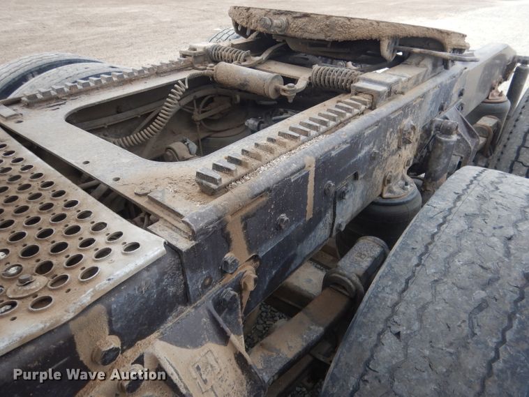 image for item HU9363 2001 Western Star 4900E  semi truck