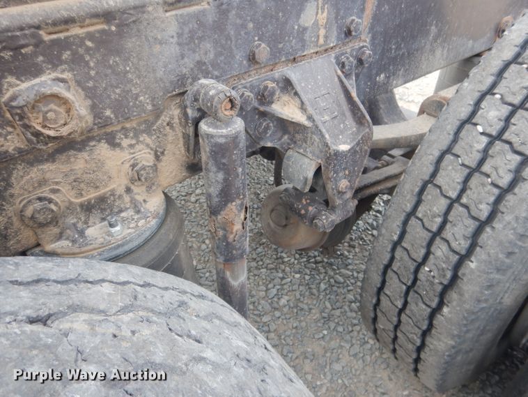 image for item HU9363 2001 Western Star 4900E  semi truck