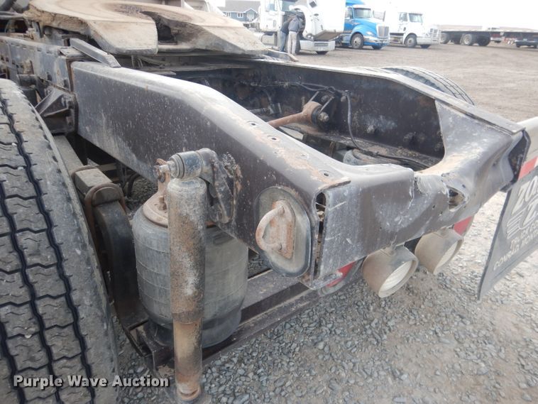 image for item HU9363 2001 Western Star 4900E  semi truck