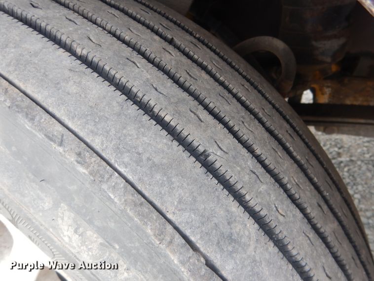 image for item HU9363 2001 Western Star 4900E  semi truck