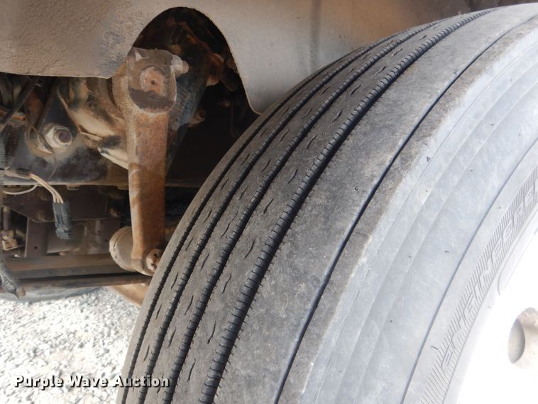 image for item HU9363 2001 Western Star 4900E  semi truck