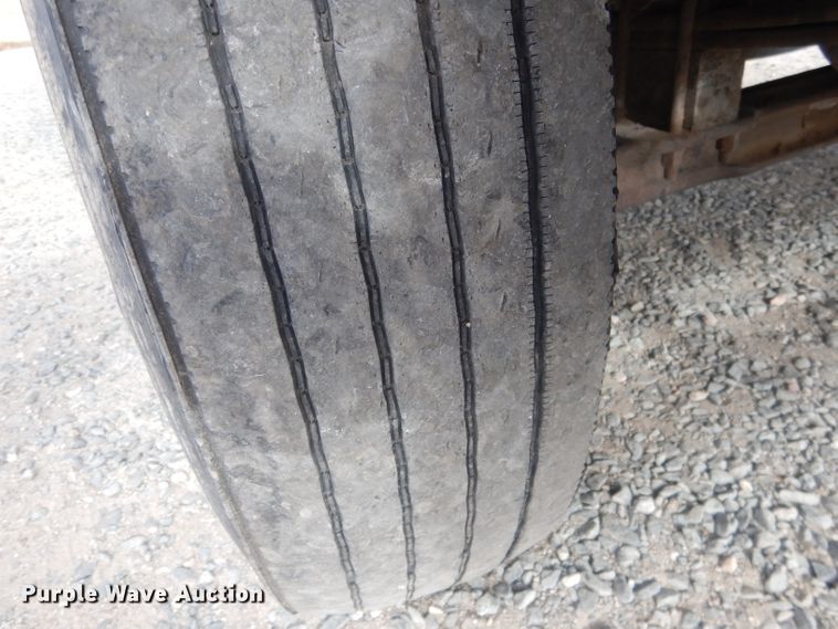 image for item HU9363 2001 Western Star 4900E  semi truck