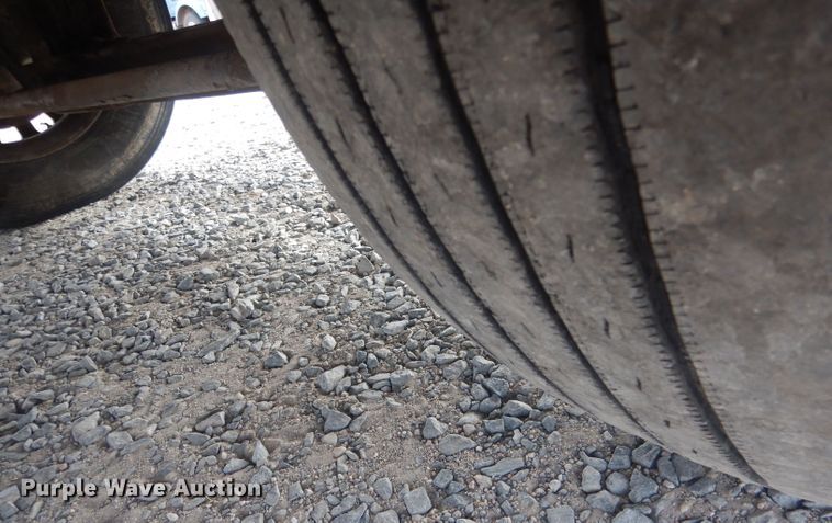 image for item HU9363 2001 Western Star 4900E  semi truck