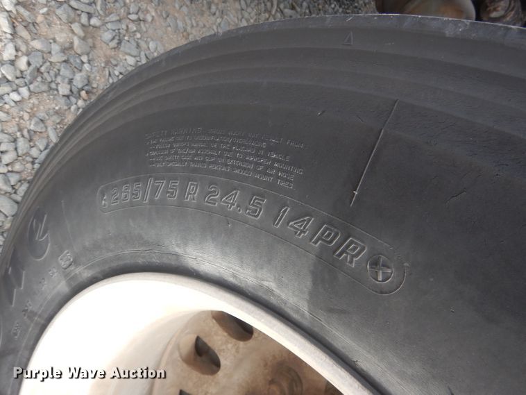 image for item HU9363 2001 Western Star 4900E  semi truck