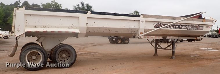 image for item IC9526 2017 Manac 46238AA00  end dump trailer