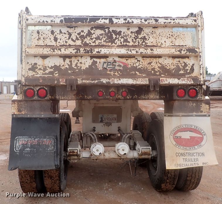 image for item IC9526 2017 Manac 46238AA00  end dump trailer