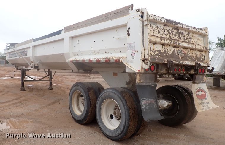 image for item IC9526 2017 Manac 46238AA00  end dump trailer