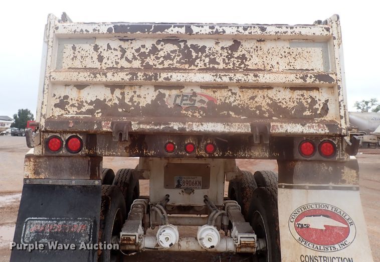 image for item IC9526 2017 Manac 46238AA00  end dump trailer