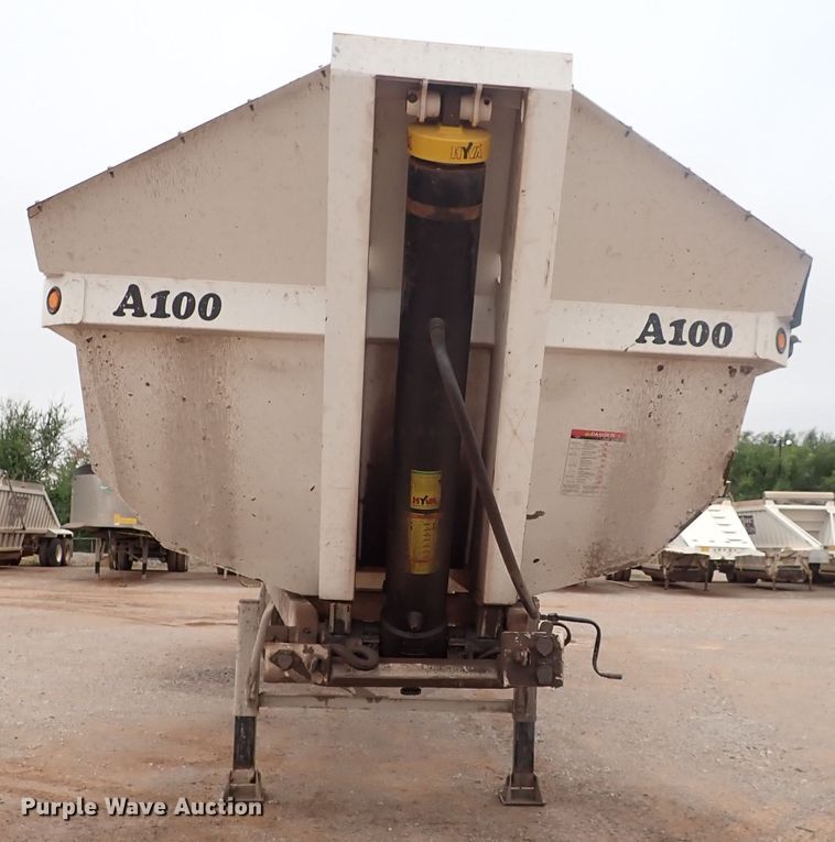image for item IC9527 2017 Manac 46238AA00  end dump trailer