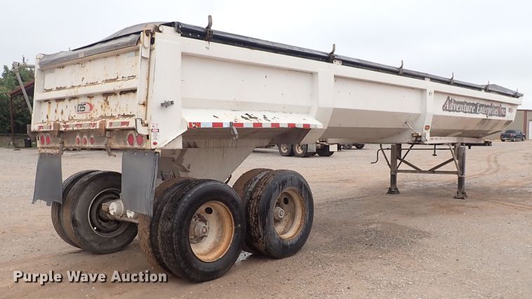 image for item IC9527 2017 Manac 46238AA00  end dump trailer