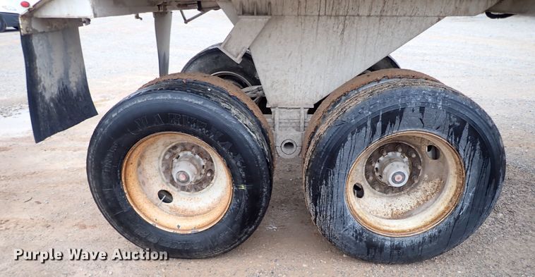 image for item IC9527 2017 Manac 46238AA00  end dump trailer