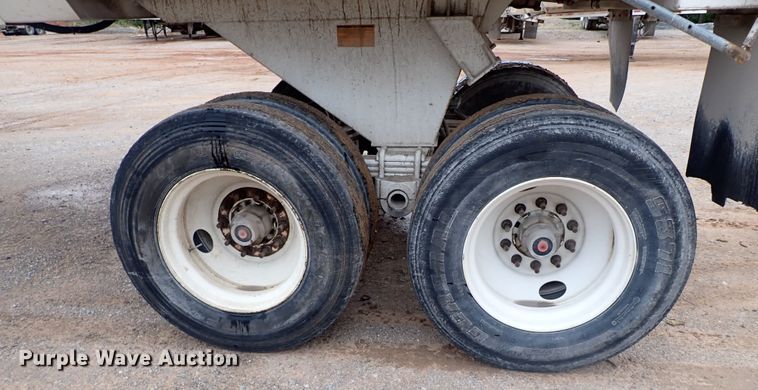 image for item IC9527 2017 Manac 46238AA00  end dump trailer