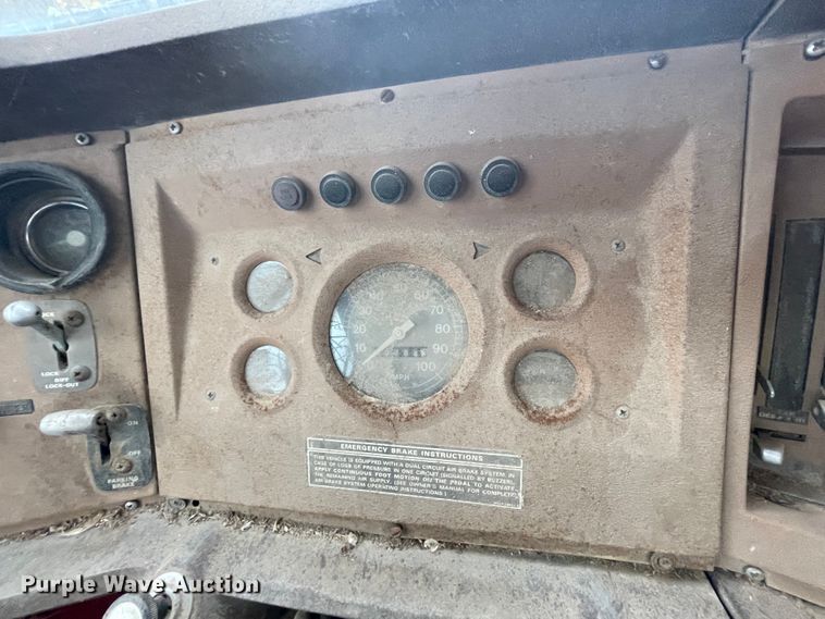 image for item ID9546 1975 Ford L9000  water truck