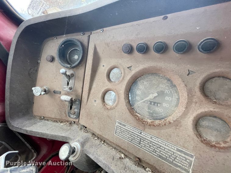 image for item ID9546 1975 Ford L9000  water truck