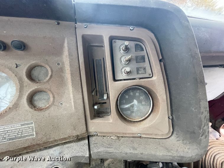 image for item ID9546 1975 Ford L9000  water truck