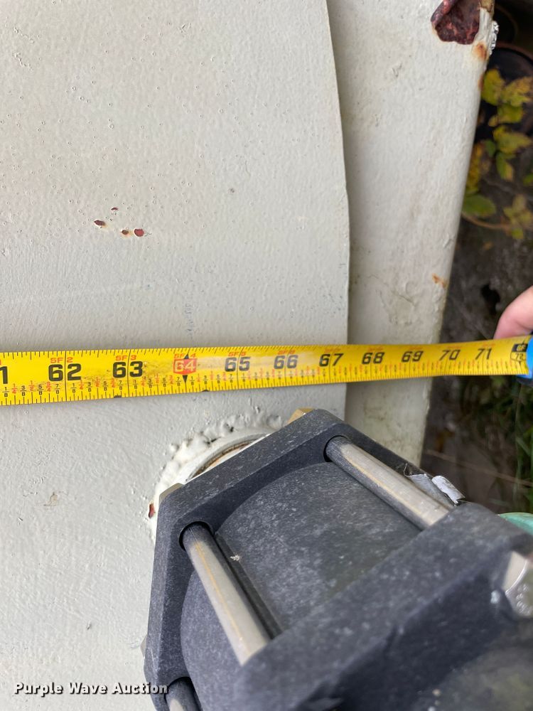 image for item ID9546 1975 Ford L9000  water truck