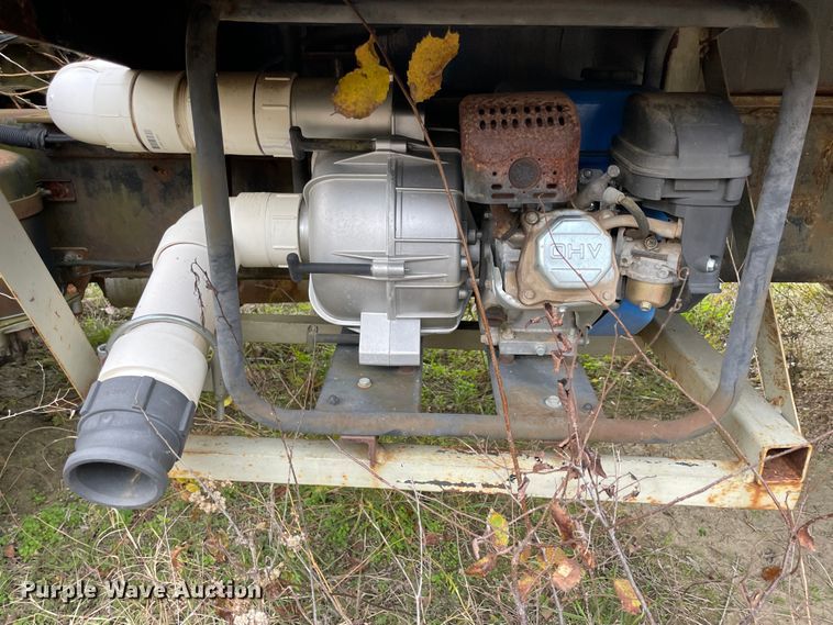 image for item ID9546 1975 Ford L9000  water truck