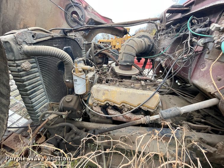 image for item ID9546 1975 Ford L9000  water truck