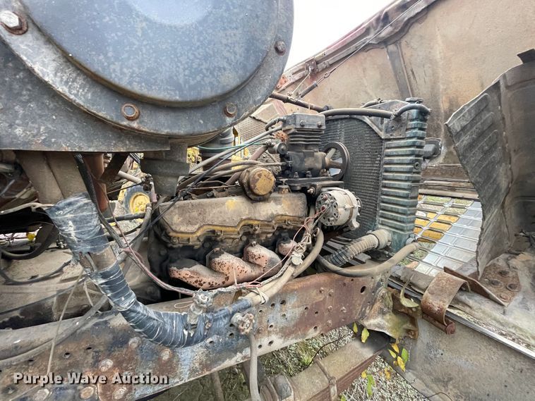 image for item ID9546 1975 Ford L9000  water truck