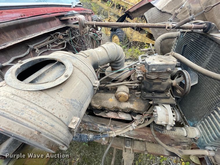 image for item ID9546 1975 Ford L9000  water truck