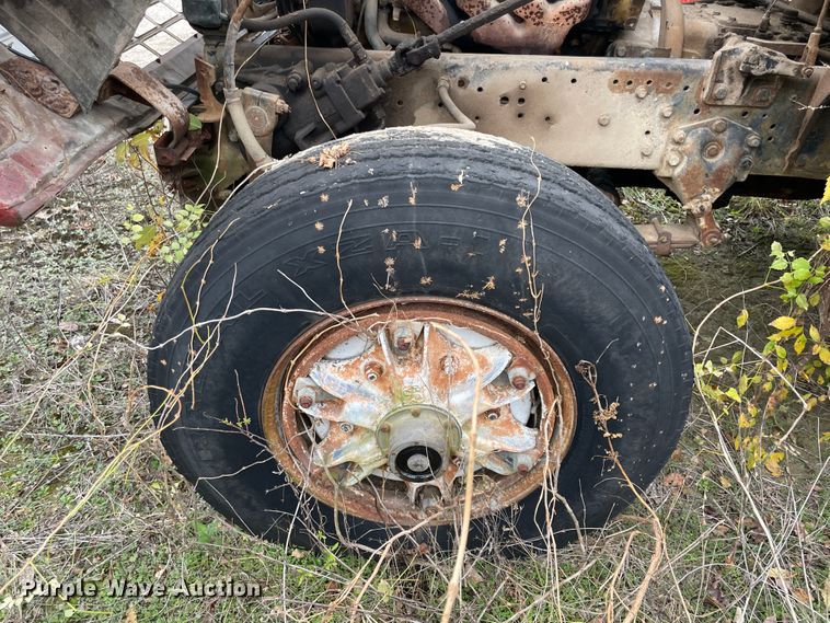 image for item ID9546 1975 Ford L9000  water truck