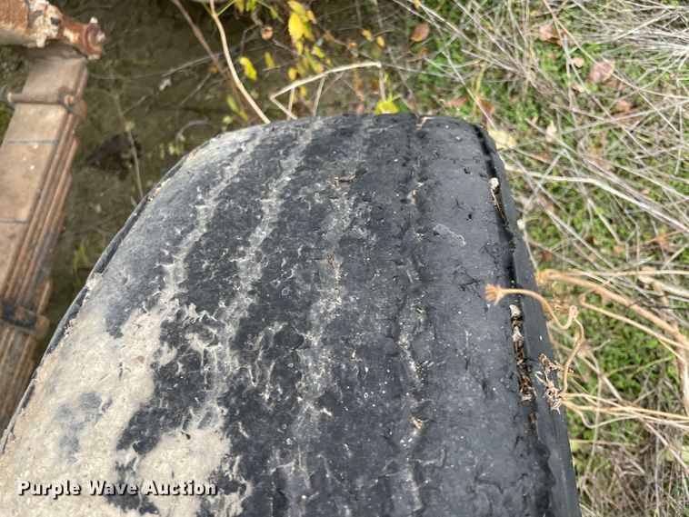 image for item ID9546 1975 Ford L9000  water truck