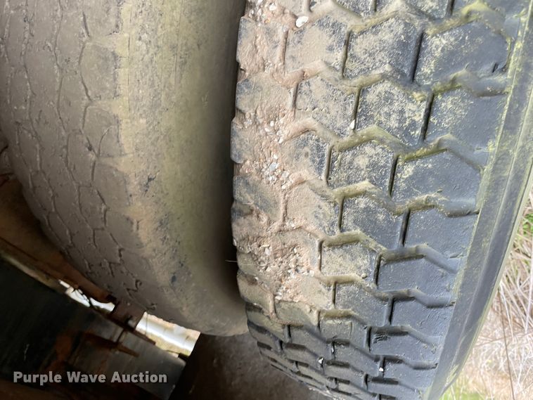 image for item ID9546 1975 Ford L9000  water truck