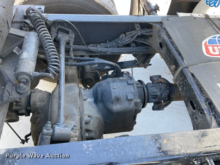 image for item ID9548 2014 Freightliner Cascadia  semi truck