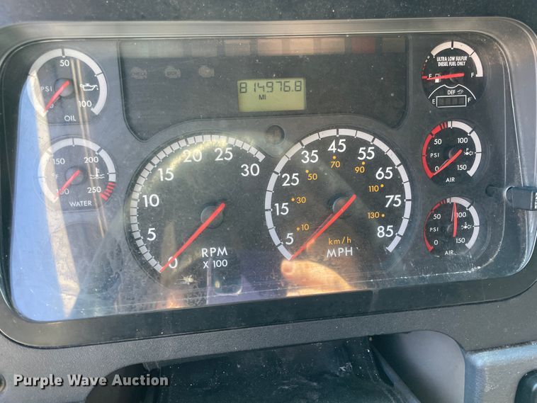 image for item ID9548 2014 Freightliner Cascadia  semi truck