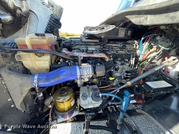 image for item ID9548 2014 Freightliner Cascadia  semi truck