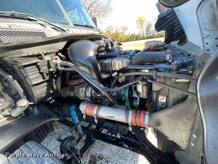 image for item ID9548 2014 Freightliner Cascadia  semi truck