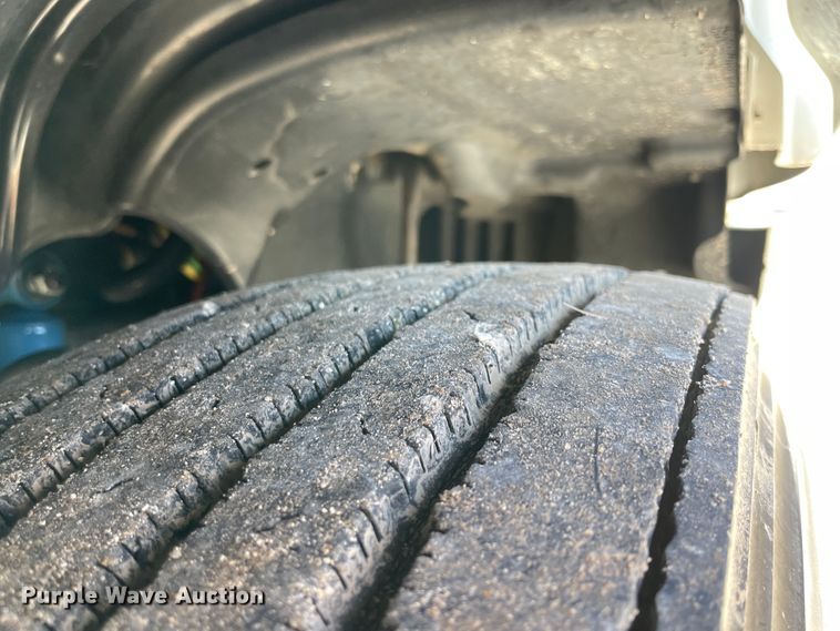 image for item ID9548 2014 Freightliner Cascadia  semi truck