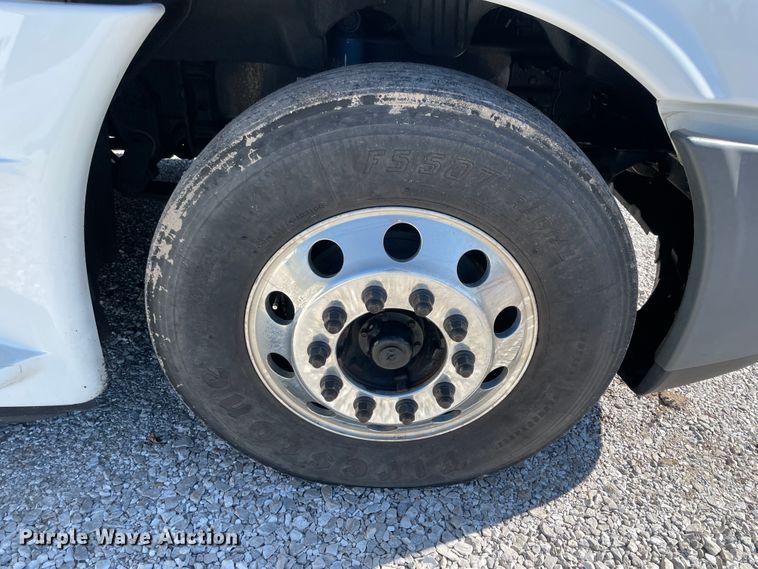 image for item ID9548 2014 Freightliner Cascadia  semi truck