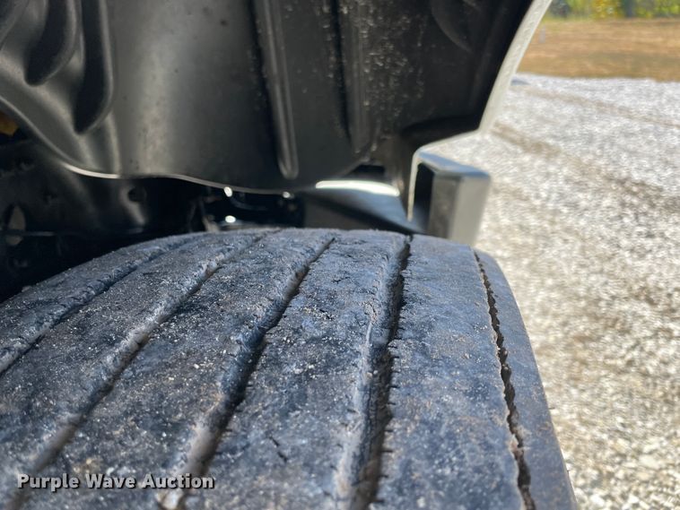 image for item ID9548 2014 Freightliner Cascadia  semi truck