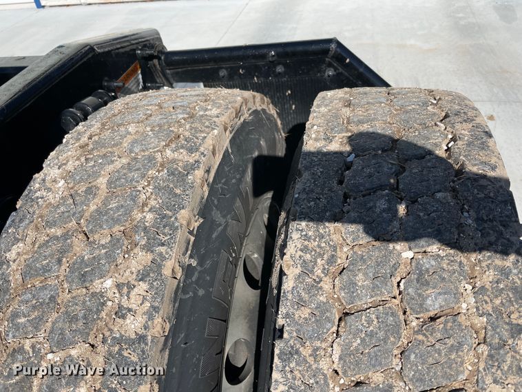 image for item ID9548 2014 Freightliner Cascadia  semi truck