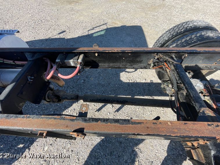 image for item ID9560 2000 Kenworth T300  semi truck