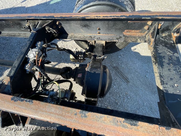 image for item ID9560 2000 Kenworth T300  semi truck