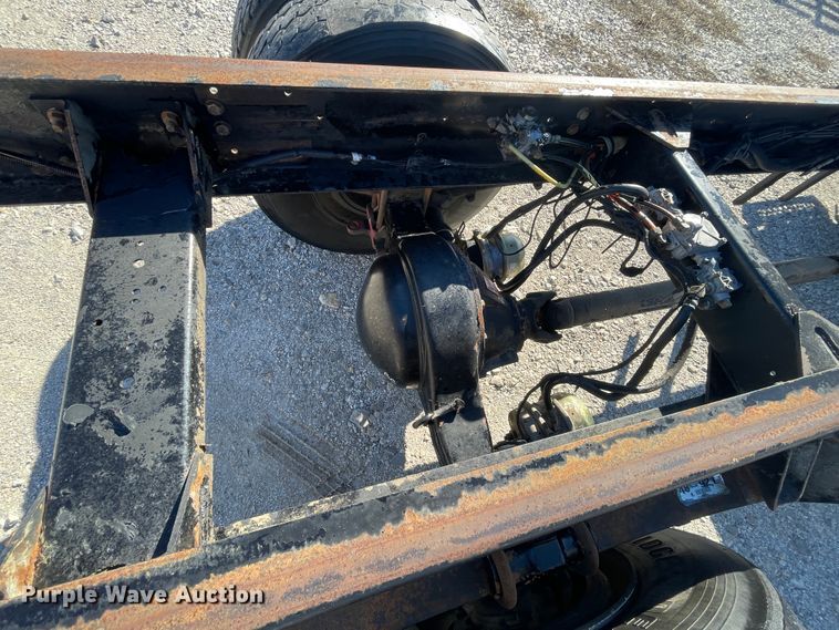 image for item ID9560 2000 Kenworth T300  semi truck