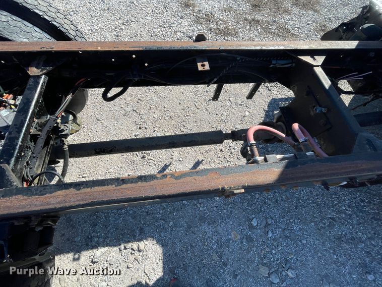 image for item ID9560 2000 Kenworth T300  semi truck