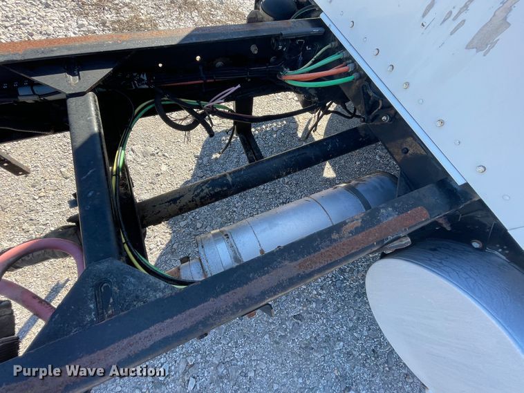 image for item ID9560 2000 Kenworth T300  semi truck