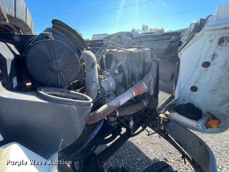 image for item ID9560 2000 Kenworth T300  semi truck