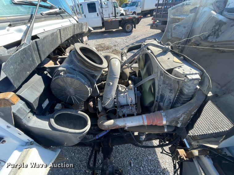 image for item ID9560 2000 Kenworth T300  semi truck