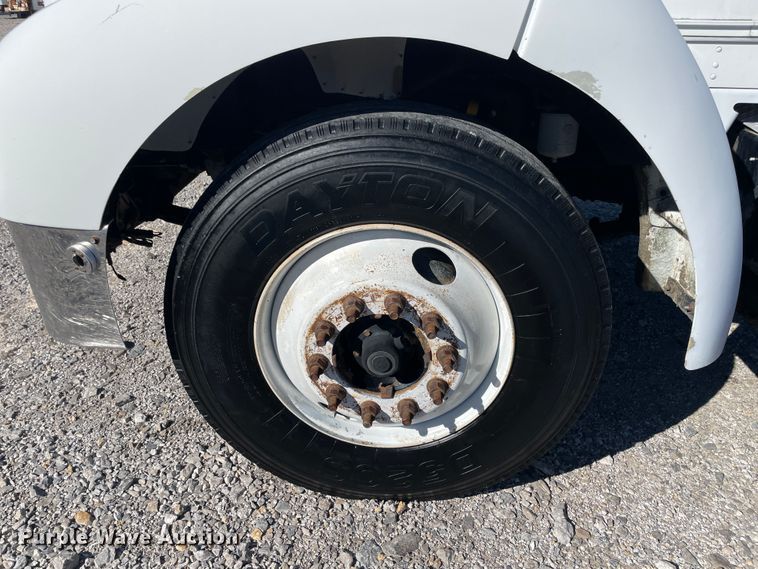 image for item ID9560 2000 Kenworth T300  semi truck