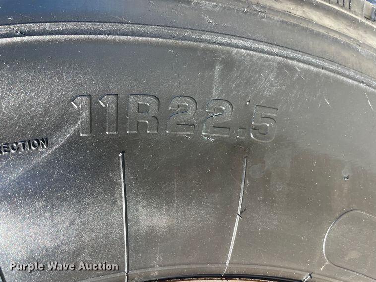 image for item ID9560 2000 Kenworth T300  semi truck