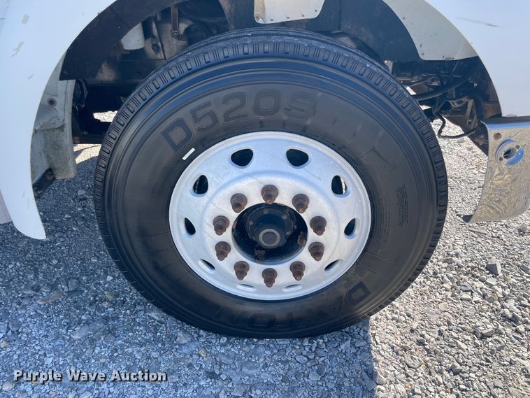 image for item ID9560 2000 Kenworth T300  semi truck