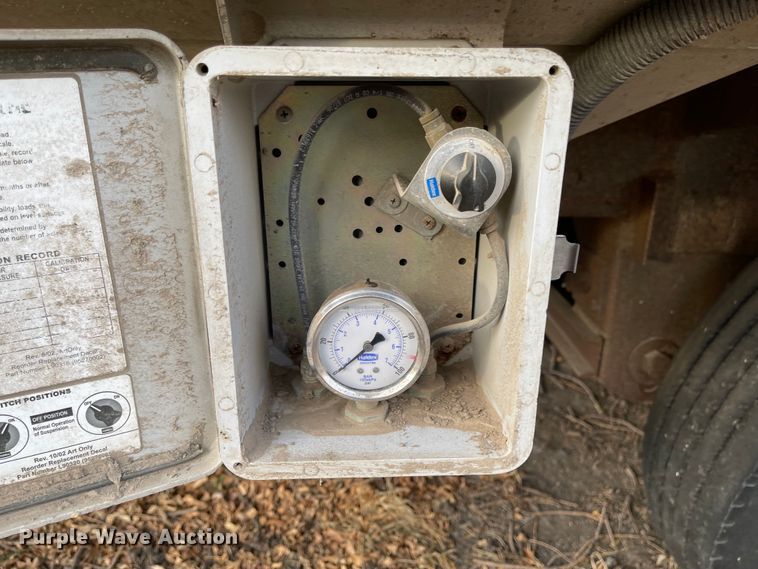 image for item IJ9512 2007 Timpte  grain trailer