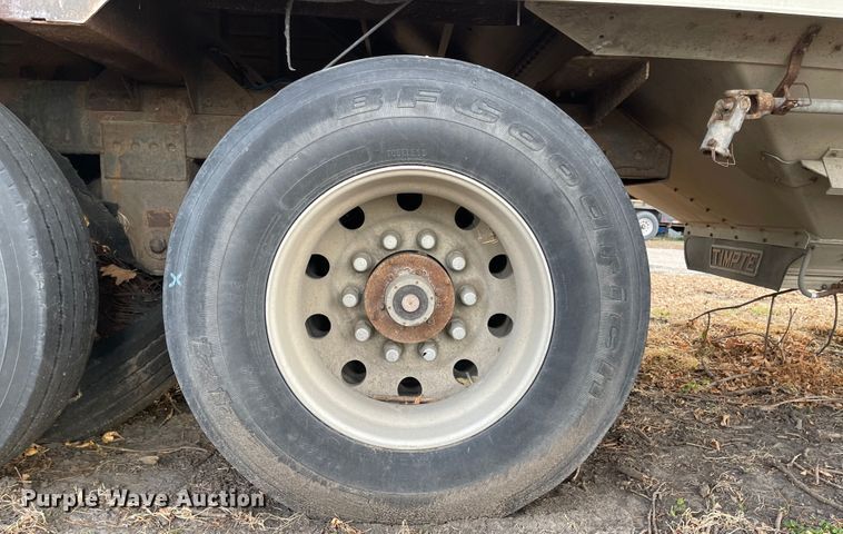 image for item IJ9512 2007 Timpte  grain trailer