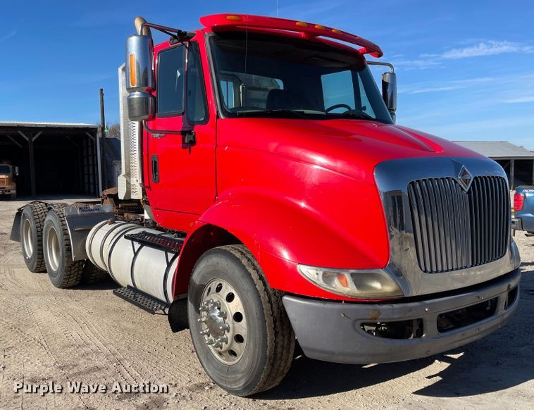 image for item IJ9515 2011 International WorkStar 7600  semi truck